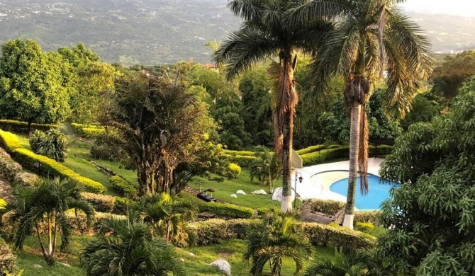 Casa con piscina y zona de BBQ en la Mesa Cundinamarca