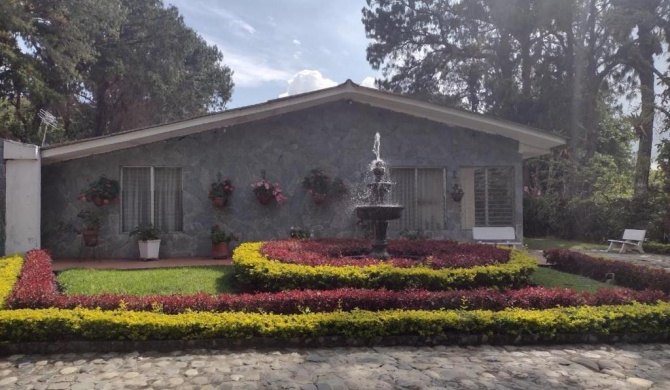 LAGO CALIMA, CASA CAMPESTRE CON PISCINA