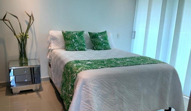 Apartamento en Cartagena frente a la playa de Marbella entre el aeropuerto y el centro histórico