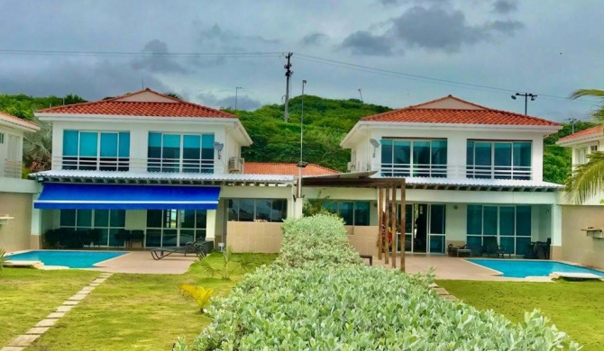 Doble Casa Frente al Mar De Cartagena