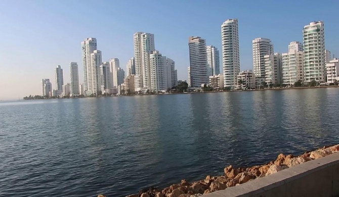 1IF2-6 APARTAMENTO EN CARTAGENA CERCA AL MAR CON AIRE ACONDICIONADO Y WIFi