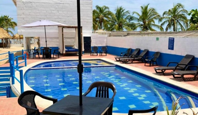 Cabañas Familiares en Coveñas con Piscina frente a la Playa