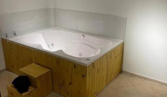 Cozy house en envigado con Jacuzzi