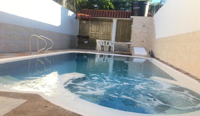 CASA CON PISCINA PRIVADA Y JACUZZI VILLA ENSUEÑO