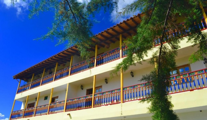 Roble Colonial - Apartahotel en Guatapé