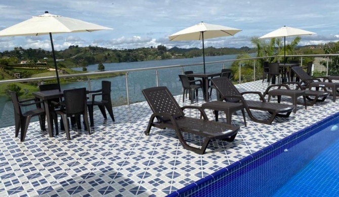 Finca en GUATAPE con Jacuzzi y piscina con Vista a la represa