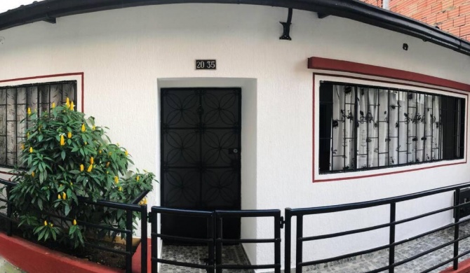 Agradable casa semi colonial en la vega cundinamarca